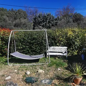  Appartement Entre Ventoux Et Luberon, Dans Maison.